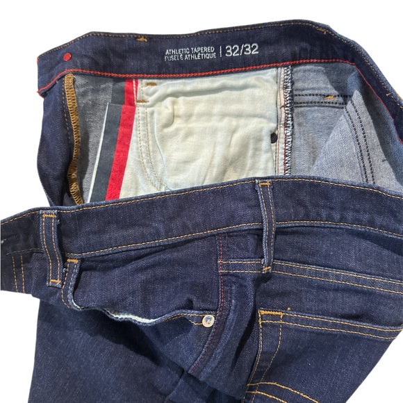 Tommy Hilfiger Men Athletic Tapered Jean - Picture 4 of 5